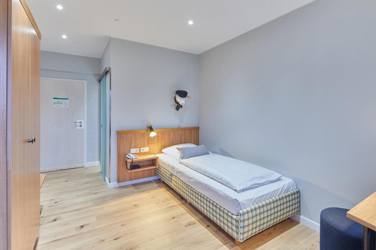 Hotel Sonneck Knüllwald エクステリア 写真