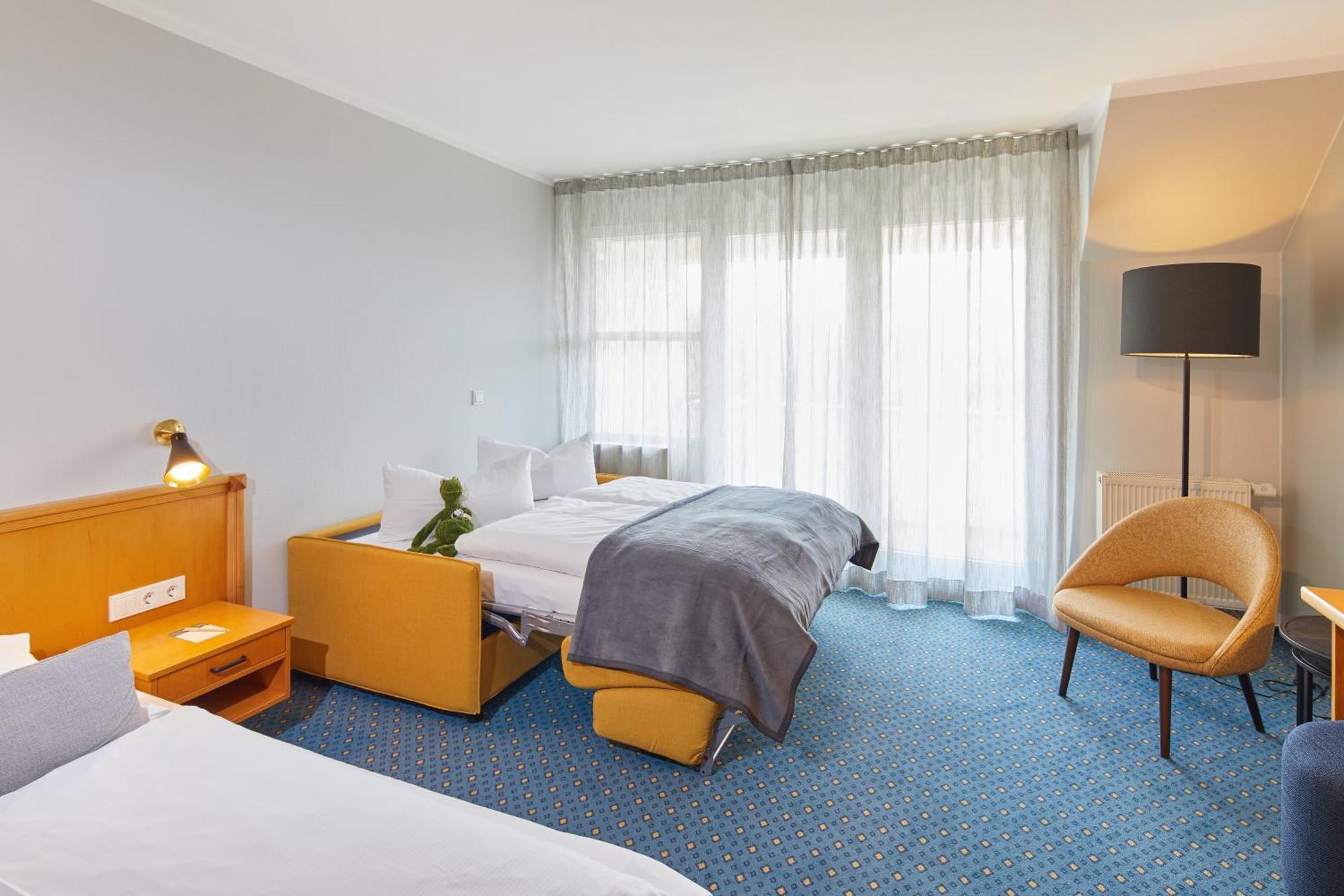 Hotel Sonneck Knüllwald エクステリア 写真