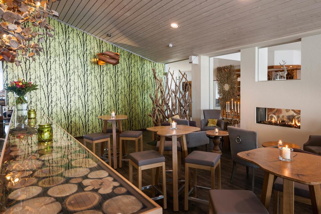 Hotel Sonneck Knüllwald エクステリア 写真